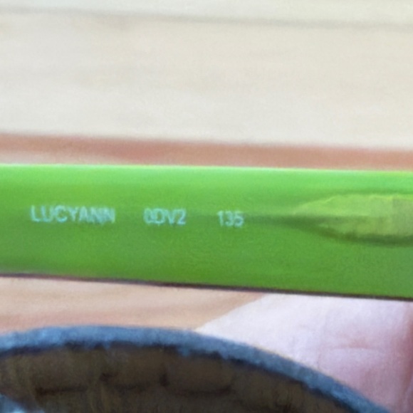 Kate Spade great color, high quality eyeglass Comes with case - Picture 13 of 13